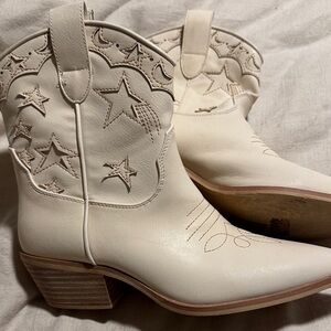 ShuShop Cream Star Western Ankle Boots